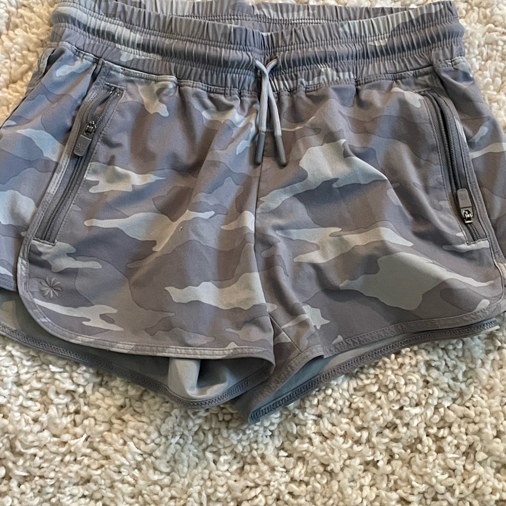 athleta camo shorts